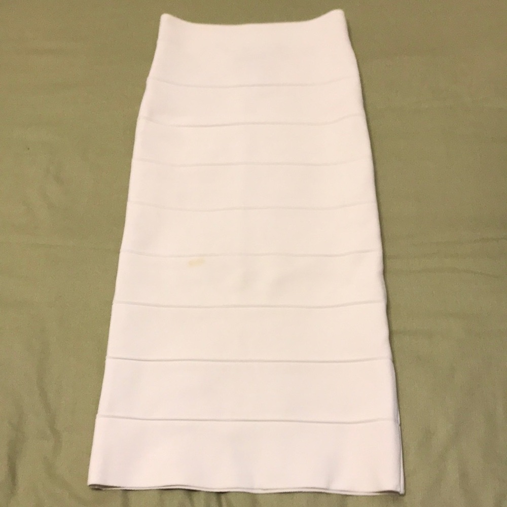 Off white pencil skirt